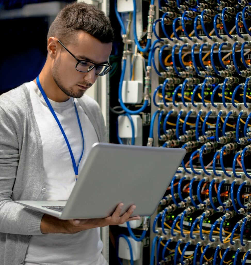 Empleado trabajando - Wimax RNG